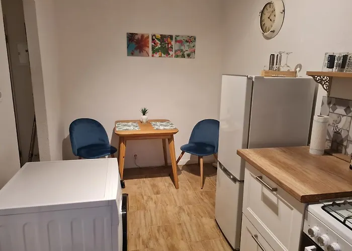 Privates, Gemuetliches アパート *